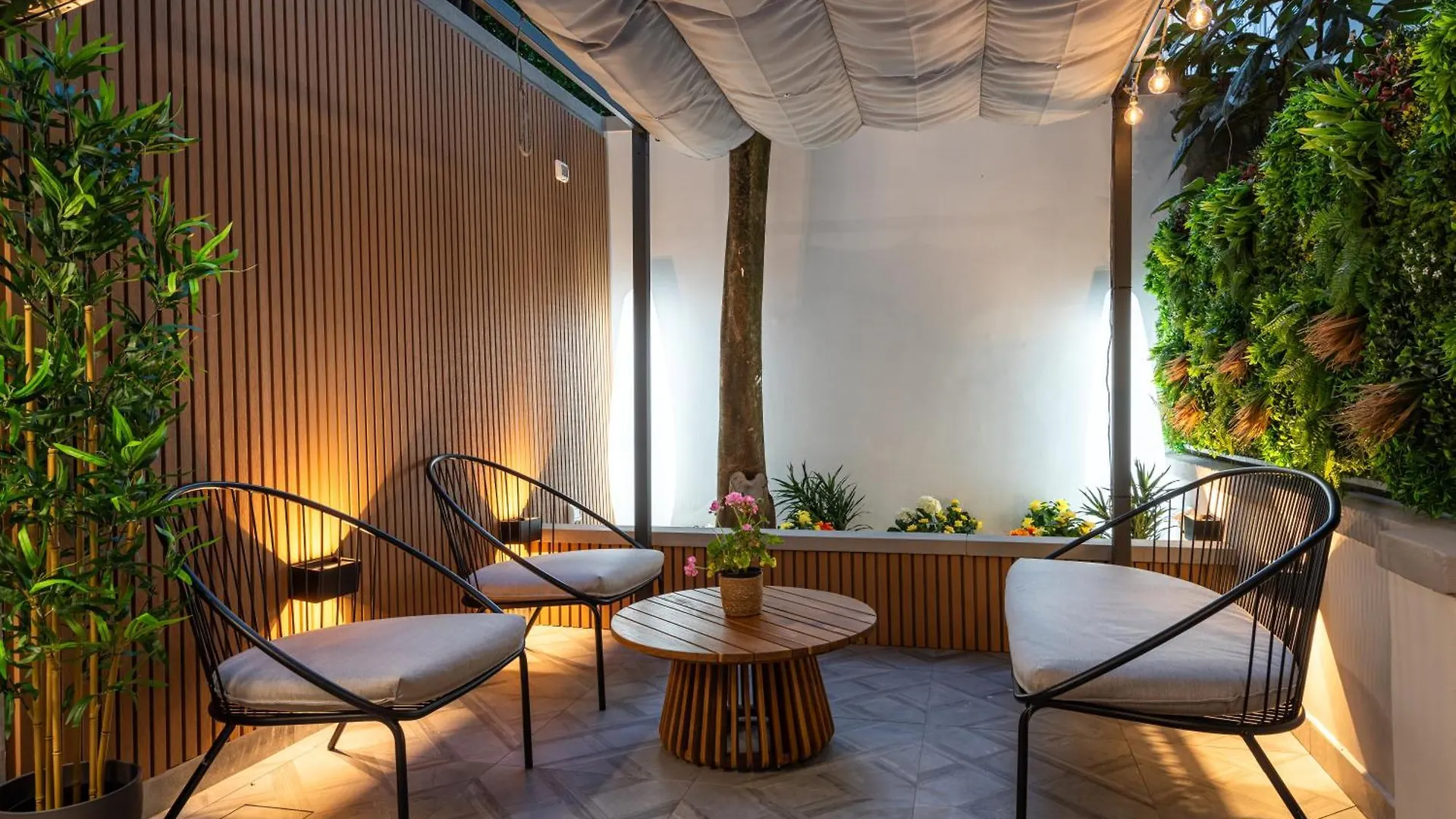 Apartment Elegante Appartamento Con Giardino Privato, Jacuzzi Nel Cuore Di Firenze Italy
